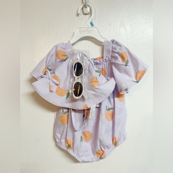 Jessica Simpson Infant Romper Lavender Oranges Hat Sunglasses Size 6/9m NWT - Picture 5 of 5
